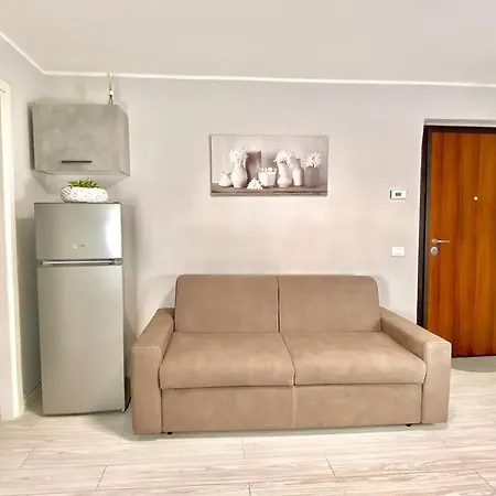 Lejlighed Elegant Apartment- 8 Mins Walk To Center - Free Parking