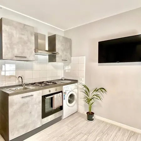Apartment Elegant Apartment- 8 Mins Walk To Center - Free Parking